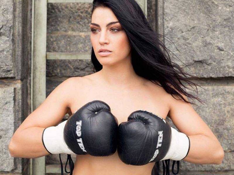 Boxerka Lucie Sedláčková v roli modelky. 