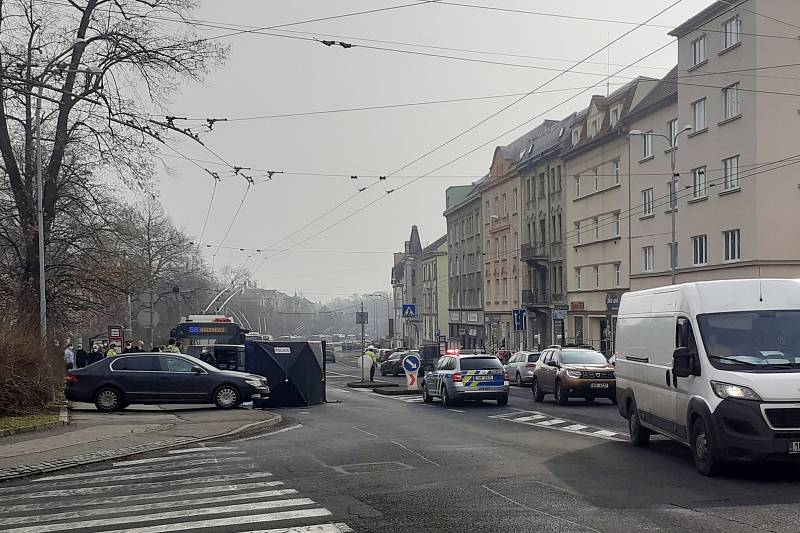 Tragická nehoda v Masarykově ulici v Ústí nad Labem, kde automobil v únoru 2021 srazil a usmrtil seniorku. Ilustrační foto.