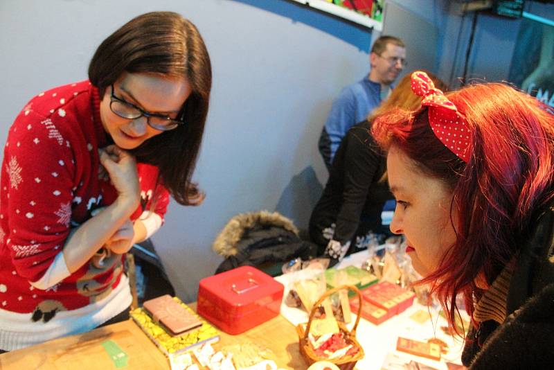 Adventní bazar ve foyer Činoherního studia v Ústí