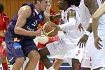 Děčín zvládl i derby a dál vládne NBL! Ústí nad Labem nemělo šanci, Prostějovu podlehlo o 35 bodů .