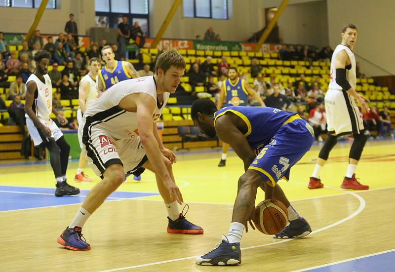 Basketbalisté Ústí vzdorovali v posledním utkání sezony mistrovskému Nymburku.