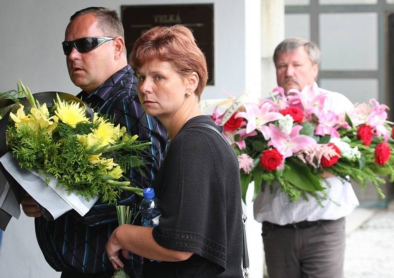 Pohřeb ubodané taxikářky v Neštěmicích. 