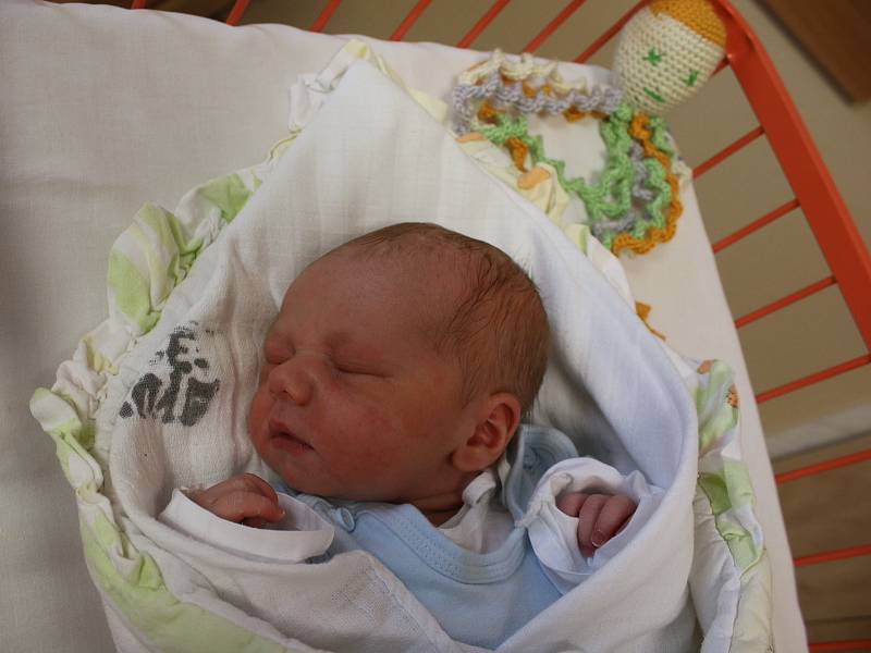 Filip Štádler se narodil Elišce Štádlerové z Přítkova 5. prosince v 0.35 hod. v ústecké porodnici. Měřil 50 cm a vážil 3,3 kg