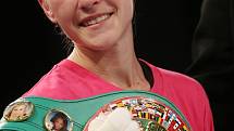 Fabiána Bytyqi si splnila sen. Ústecká boxerka zvládla životní bitvu v ringu a stala se profesionální světovou šampionkou prestižní organizace WBC.