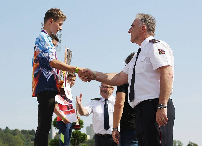 V Ústí nad Labem se koná tři dny republiková soutěž v požárním sportu 2019, kde soutěží v disciplínách jak profesionální hasiči tak dobrovolné jednotky a spolky.