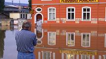 V pátek 16. srpna 2002 Labe kulminovalo - špatná situace byla například v Krásném Březně.