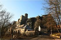 Zimní snímky hradu Střekov ledacos naznačují.