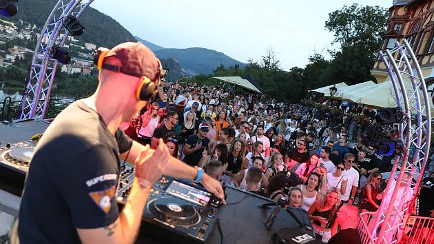 Opět po roce se na terase výletního zámečku Větruše v Ústí nad Labem konal další ročník hudebního festivalu Větruše open air.