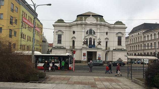 Ústí nad Labem - pohled na divadlo