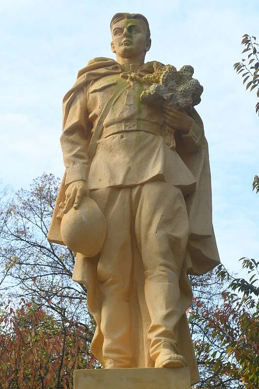 Památník Rudé armádě v městských sadech v Ústí nad Labem