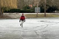 Zamrzlá laguna na Severní Terase.