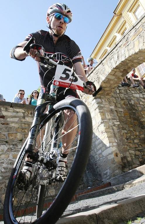 Pátý ročník amatérského cyklistického závodu s adrenalinovým sjezdem Máchových schodů se uskuteční v neděli 21. dubna 2013.