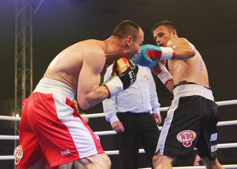 Štěpán Horváth, který kdysi začínal s amatérským boxem právě v Ústí, obhájil pás mistra Evropy WBO v lehké střední váze.