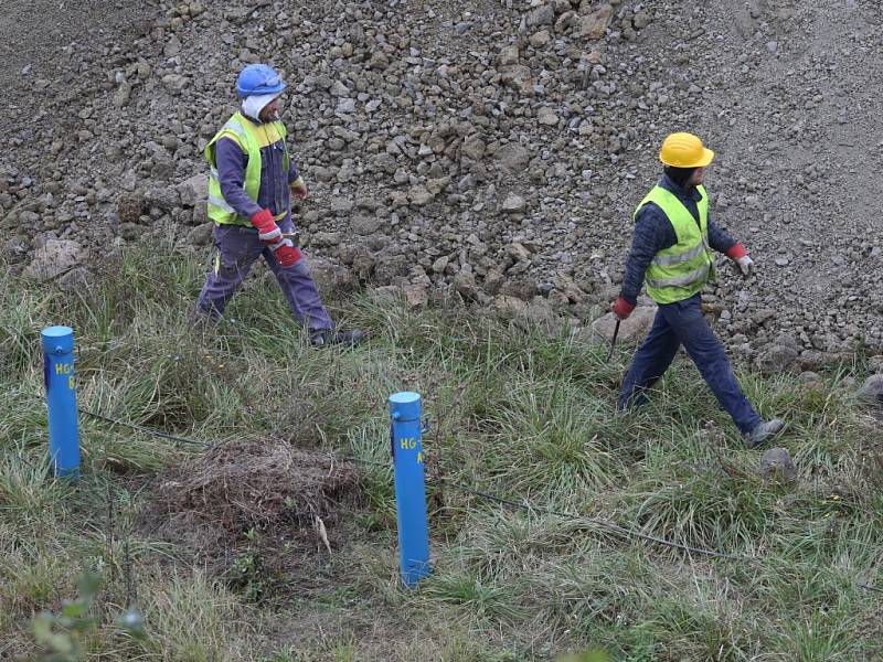 Na rozestavěné dálnici D8 se objevily další problémy se stabilitou podloží.