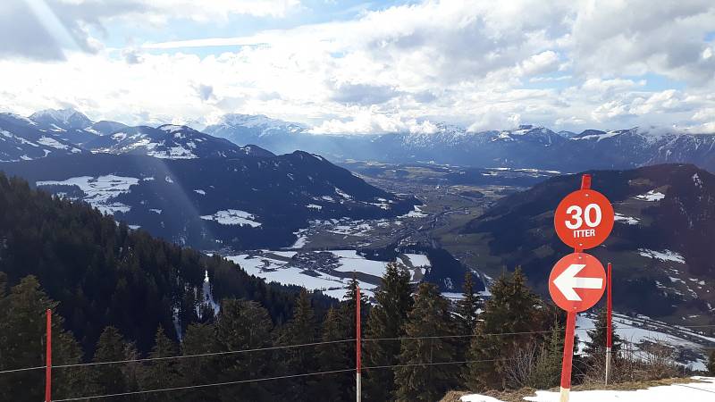 Lyžařské středisko Wilder Kaiser leží v Rakousku hned za hranicemi s Německem.