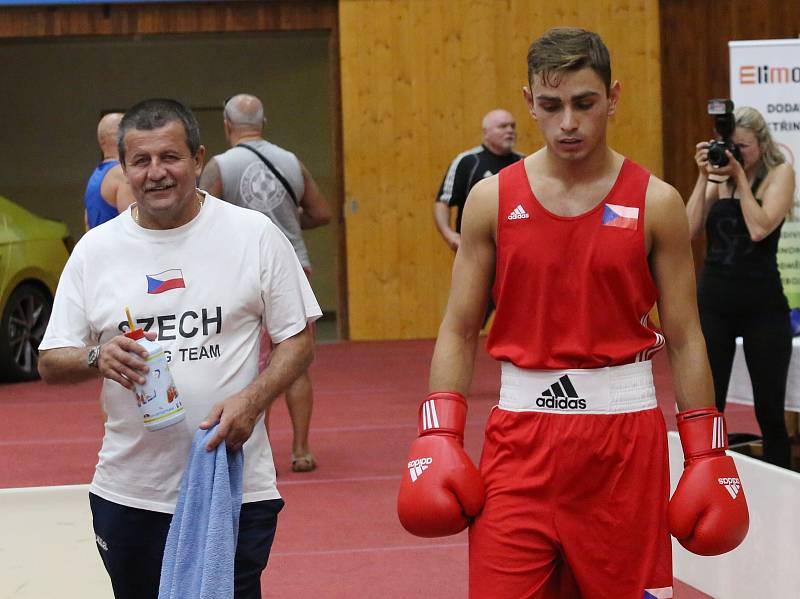 Zápas do 64 kg AGATELJAN Erik CZE a POLSKI Mateusz PL, vyhrál Polák.