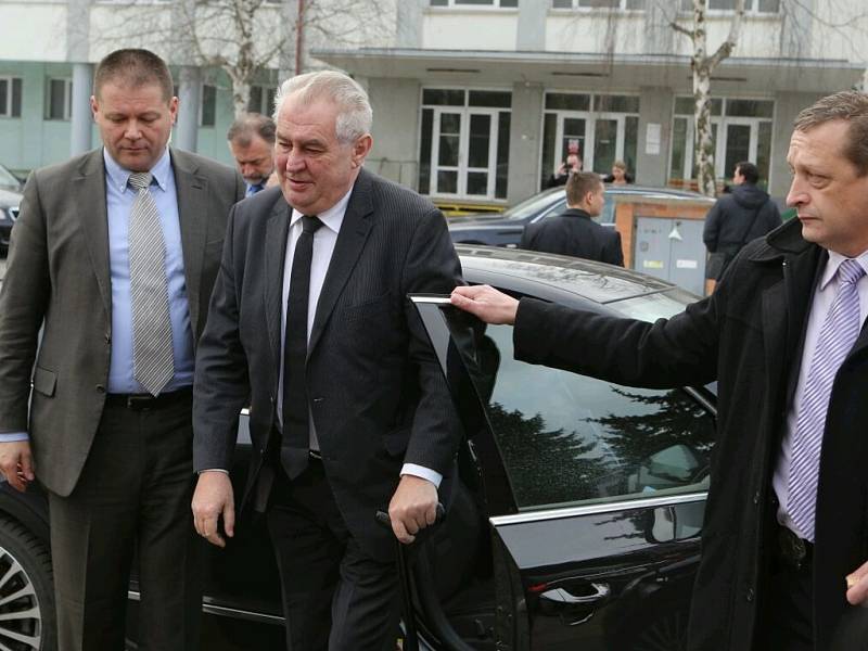 Prezident Miloš Zeman přijel do Mostu - Komořan.