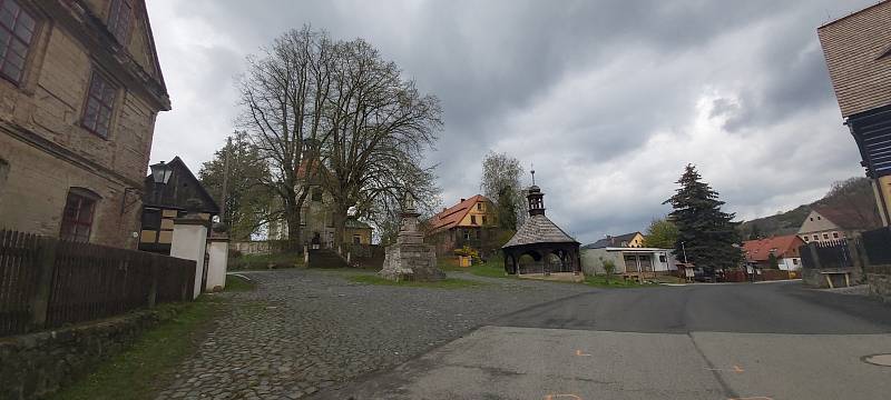 Z procházky po Zubrnicích a místních pamětihodnostech