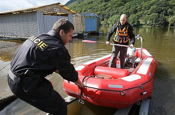 Poříční policie má nový člun.