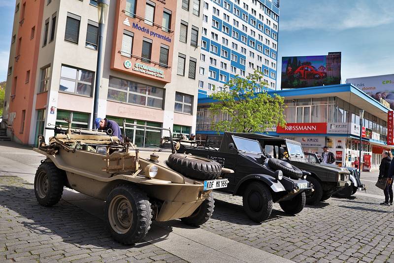 Centrum Ústí nad Labem na 1. máje opět patřilo veteránům.