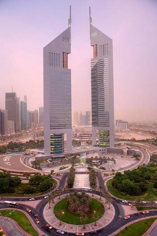 Jumeirah Emirates Towers, Dubaj, Spojené arabské emiráty – 309 m.