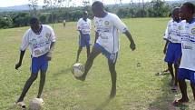 Občanské sdružení mimo jiné v podpořilo v Keni mladé fotbalisty, ale především se zaměřuje na pomoc školám.