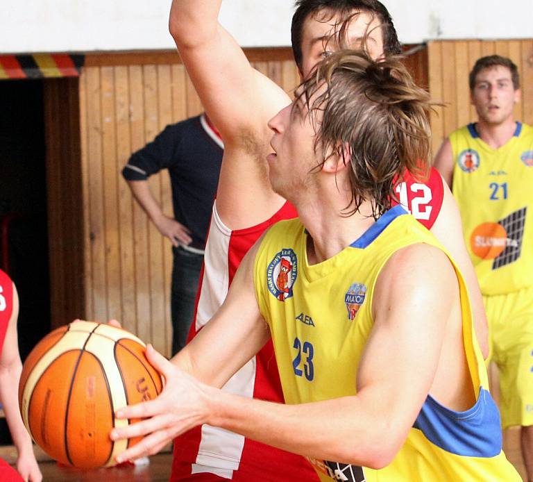 Sluneta USK Ústí – BK Klatovy 61:68.