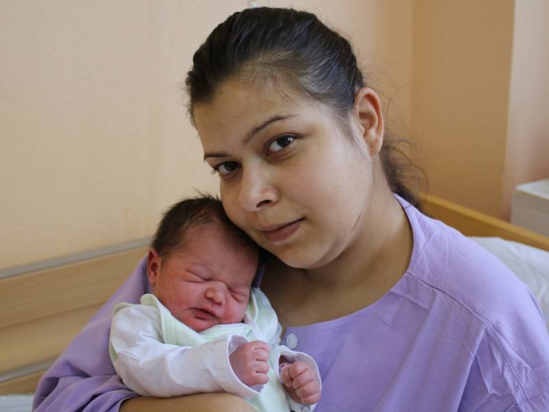 Barbora Gujdová se narodila  v ústecké porodnici 11. 5. 2017 (5.28) Barboře Liškové.  Měřila 49 cm, vážila 3,21 kg.