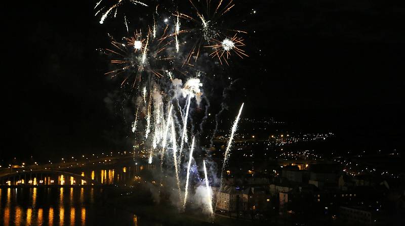 Novoroční ohňostroj v Ústí nad Labem