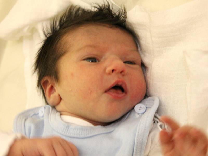 Anna Ištoková se narodila v ústecké porodnici 30. 11. 2014 (17.25) mamince Silvii Ištokové. Měřila 51 cm a vážila 3,70 kg.