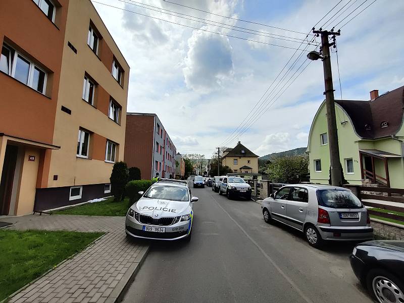 V Libouchci zasahovala policie proti muži, který vyhrožoval sebevraždou.