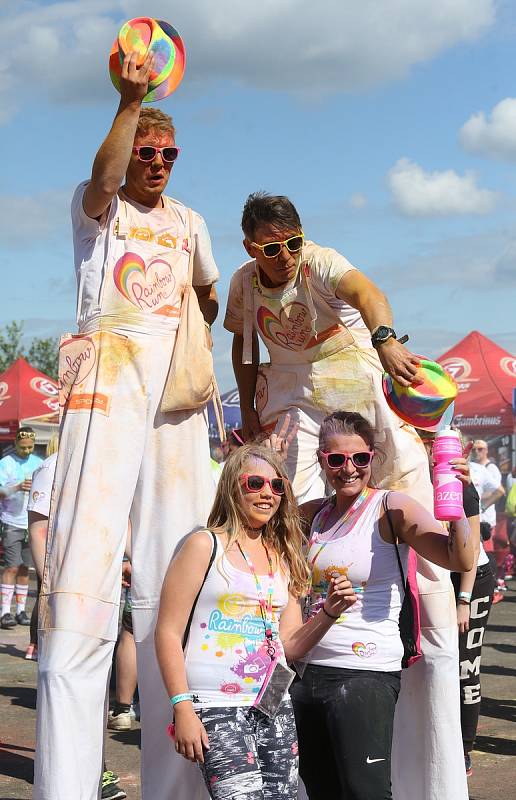 Za zábavou a za sportem dorazilo v v Ústí nad Labem na Rainbow run 2017 několik stovek návštěvníků.