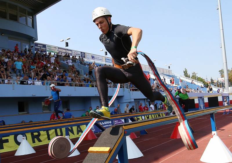 Mistrovství ČR v požárním sportu v Ústí nad Labem. Štafeta mužů