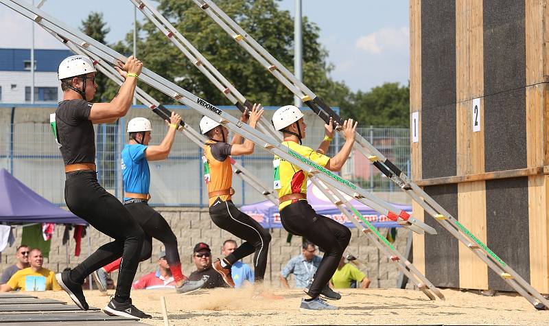 V Ústí nad Labem se koná tři dny republiková soutěž v požárním sportu 2019, kde soutěží v disciplínách jak profesionální hasiči, tak dobrovolné jednotky a spolky.