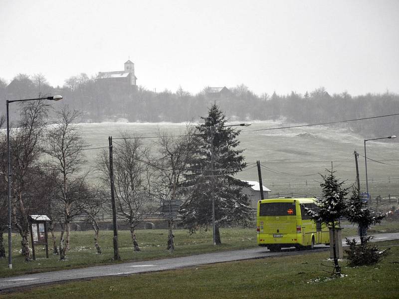 Fojtovice a Cínovec zasypal téměř květnový sníh.