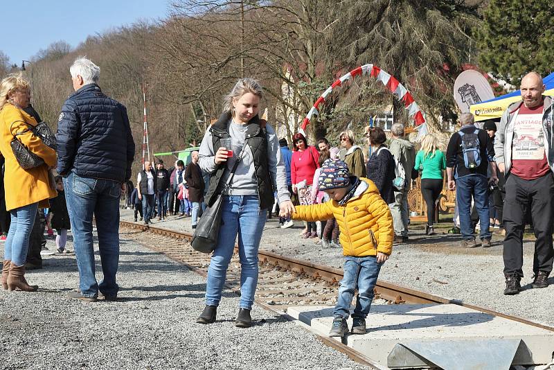 Slavnostní zahájení provozu Kozí dráhy na trase Děčín - Telnice