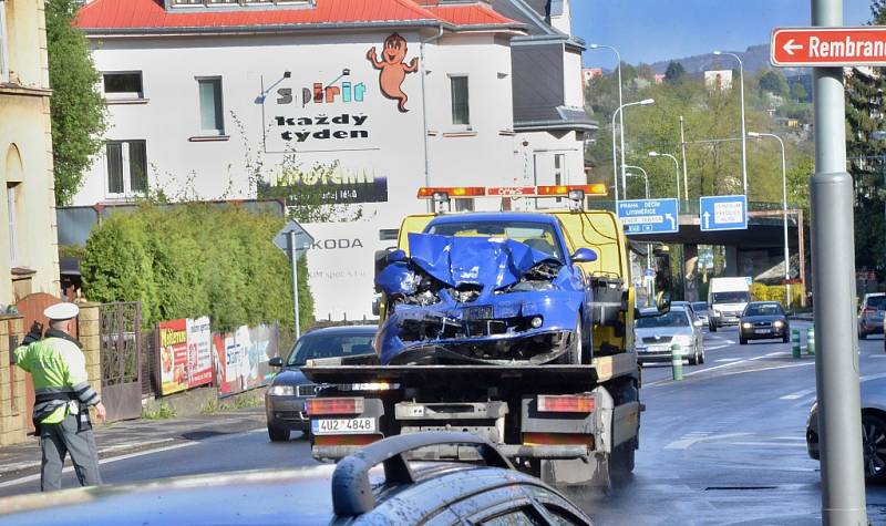 Vážná nehoda v ústecké Všebořické ulici