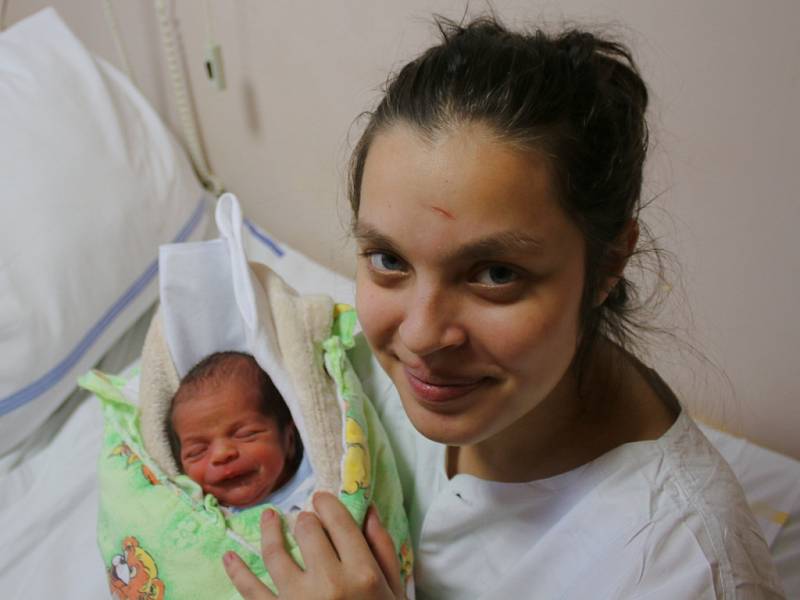Matyáš Polák se narodil v ústecké porodnici 22. 3. 2017 (8.15) Janě Makulové.  Měřil 44 cm, vážil 1,92 kg.