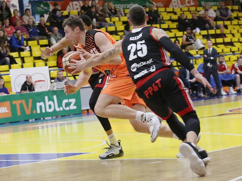 Basketbalový zápas Ústí a Svitavy, nadstavbová část A1 2018/2019