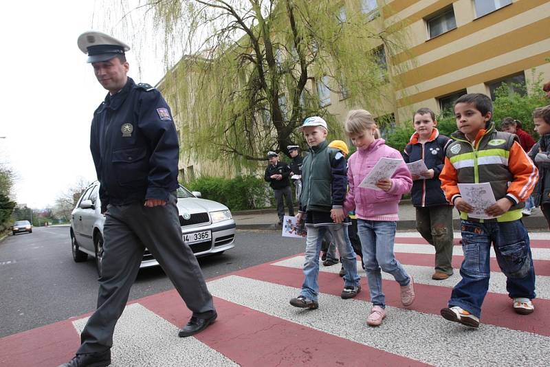 Policista při akci Zebra se za Tebe nerozhlédne.