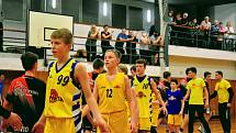 Basketbalisté Slunety Ústí nad Labem v kategorii U14 ve středu porazili Tygry Praha 78:45.