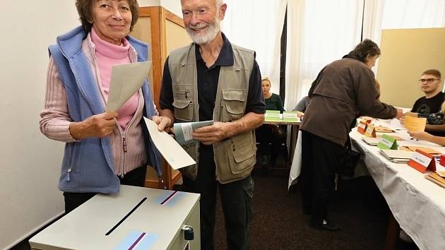 Volby v centru Ústí nad Labem krátce po jejich pátečním zahájení