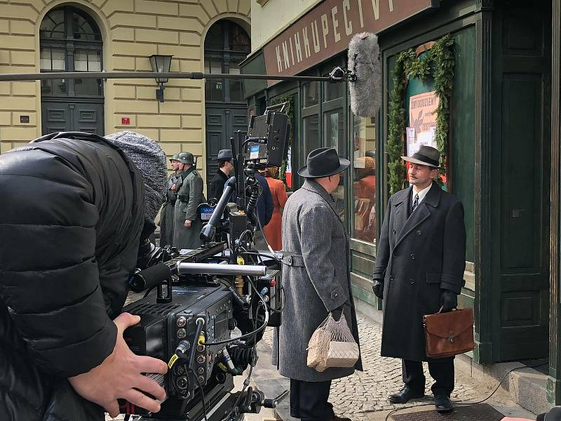 Pavel Šíma je fotograf a kameraman, který často využívá dron. Podílel se i na filmu o filmu Anatomie zrady - Emanuel Moravec.