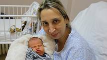 Milan Střeska se narodil Romaně Severové z Krupky 11. listopadu v 11.45 hod. v ústecké porodnici. Měřil 48 cm a vážil 3,21 kg