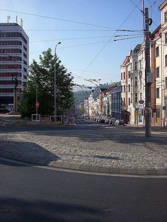 Odstřel hospody Pražačka a velkého bloku domů 23. 2. 1980 kvůli výstavbě sektorového centra byl největším mičitelským činem v poválečném Ústí nad Labem. 