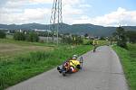 Tak to vypadalo loni na Labské stezce během poslední etapy Tour de Labe handicap 2010 z Litoměřic do Děčína. Největší bariérou na trati byla zdymadla na Střekově.