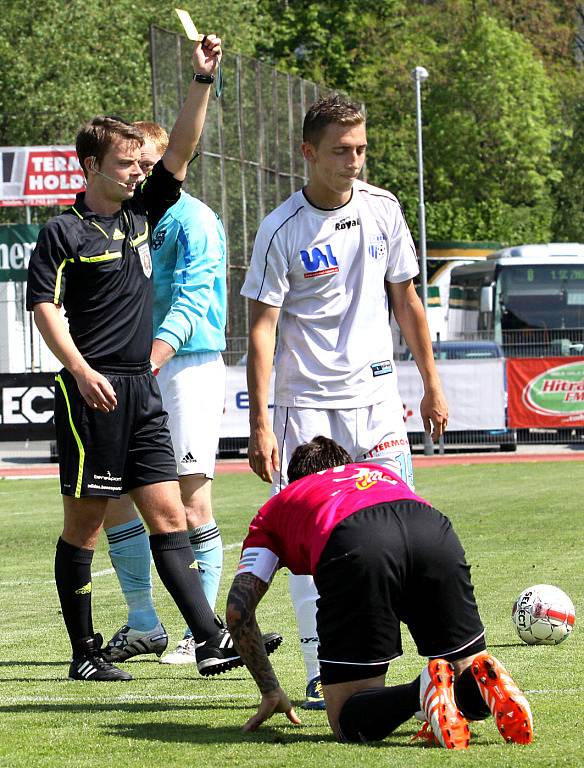 Fotbalisté Army porazili v domácím prostředí Znojmo 1:0 gólem kanonýra Veverky.