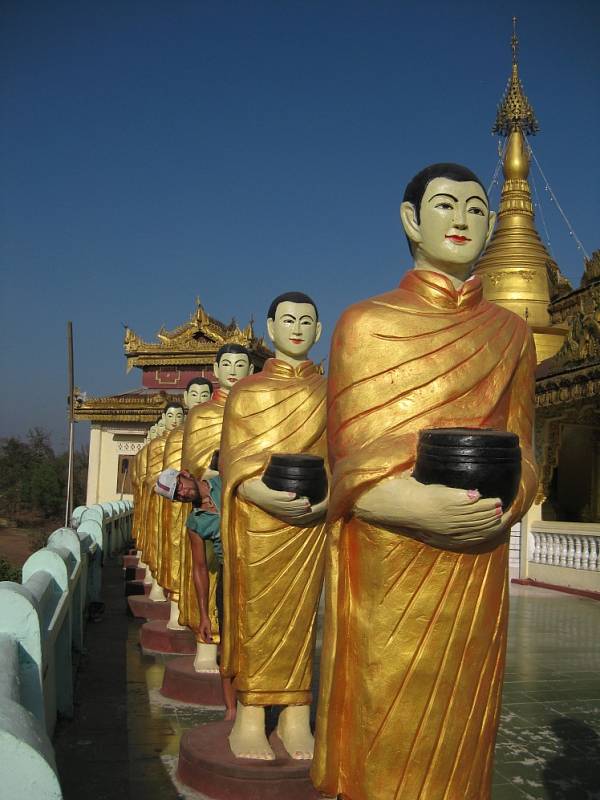 Ústečtí cyklocestovatelé na cestě kolem světa projeli Myanmar a zamířili do Thajska.