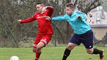 Fotbalisté Neštěmic (červení) doma porazili v derby Střekov 4:1.