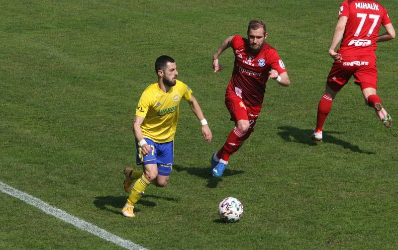 Fotbalisté Zlína (ve žlutých dresech) se v reprezentační přestávce utkali se Sigmou Olomouc.